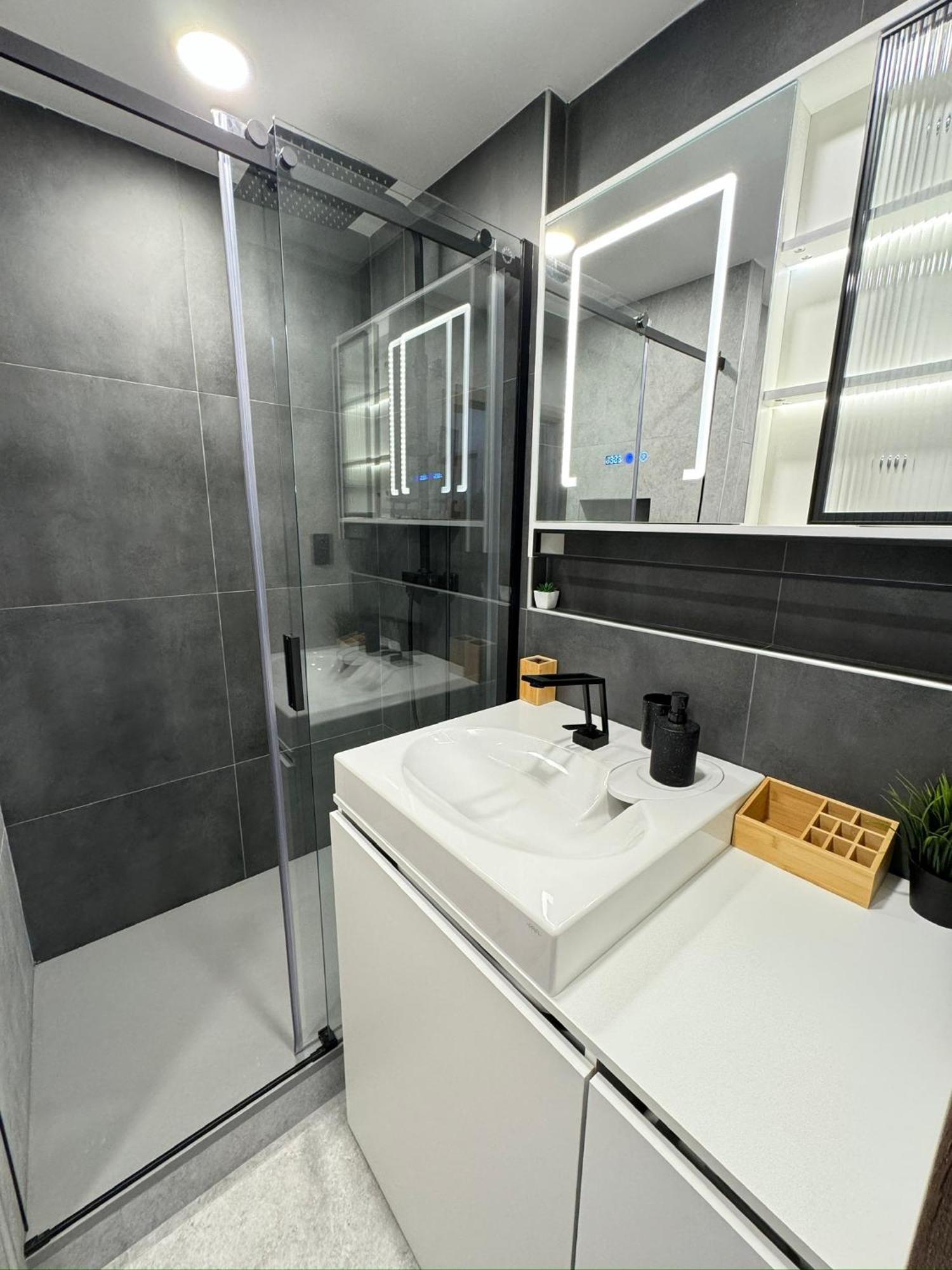 Smarty Choice Flat With Deluxe Kitchen